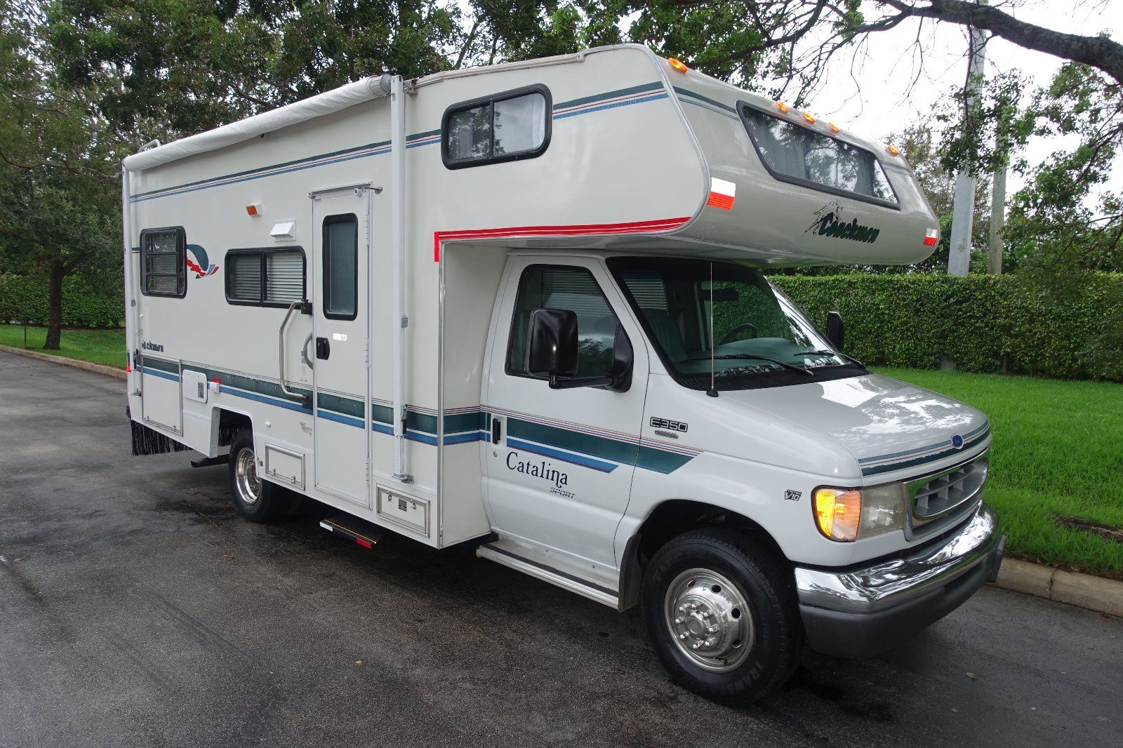 1997 Coachmen Catalina motorhome at a sunny campsite